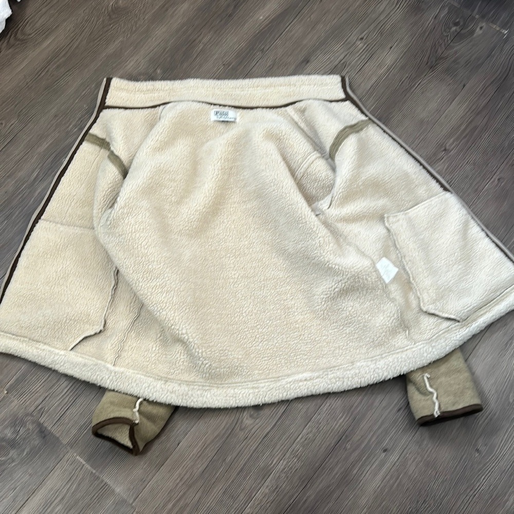Jacket for sell, good for winter, in good condition, sz M.